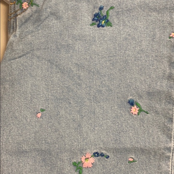 🔥🔥🔥NWT LEVI’S Vintage-Style Floral Mom Jeans - Picture 5 of 5